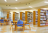 図書館の内部の写真画像