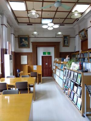 図書館の内部画像
